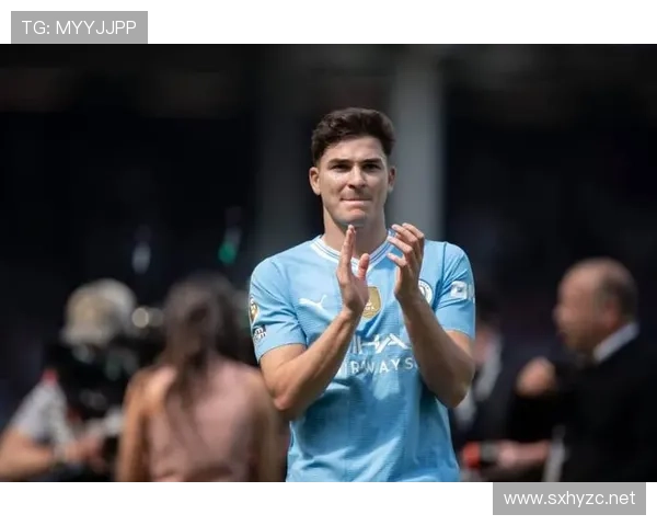 阿尔瓦雷斯在曼城战术体系中的角色定位与实际贡献