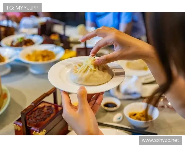 梁伟铿训练完直接拎着爱马仕去喝早茶？